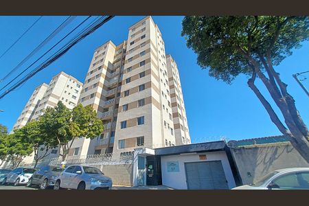 Apartamento para alugar com 73m², 3 quartos e 1 vagaFachada e portaria