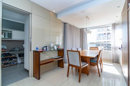 Apartamento à venda com 96m², 3 quartos e 2 vagasSala