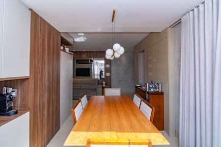 Apartamento à venda com 96m², 3 quartos e 2 vagasSala