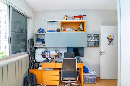 Apartamento à venda com 96m², 3 quartos e 2 vagasQuarto 3