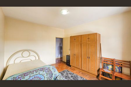 Casa à venda com 448m², 6 quartos e 3 vagasQuarto 1