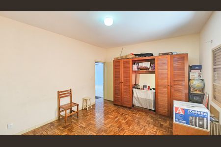 Casa à venda com 448m², 6 quartos e 3 vagasSuíte