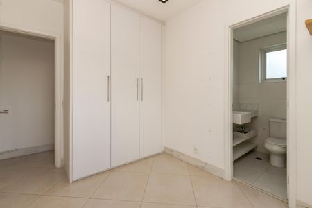 Apartamento para alugar com 134m², 3 quartos e 3 vagas Apartamento para alugar com 134m², 3 quartos e 3 vagasSuíte 2
