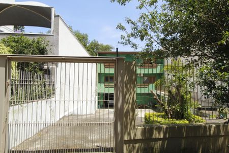 Casa à venda com 242m², 5 quartos e 1 vagaFachada