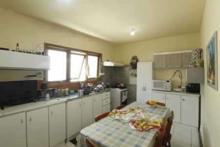 Casa à venda com 242m², 5 quartos e 1 vagaCozinha