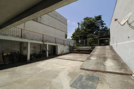 Casa à venda com 242m², 5 quartos e 1 vagaQuintal