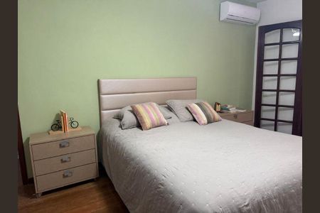 Casa à venda com 4 quartos, 218m² em Itaipu, Niterói