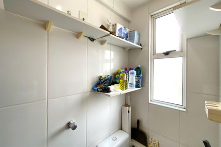 Apartamento à venda com 76m², 2 quartos e 2 vagasBanheiro de serviço