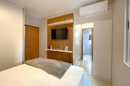 Apartamento à venda com 76m², 2 quartos e 2 vagasSuíte 1