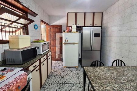 Casa à venda com 215m², 4 quartos e 3 vagas