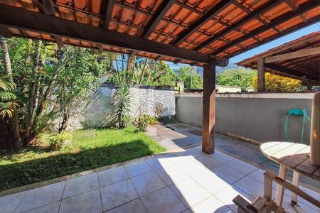 Casa à venda com 215m², 4 quartos e 3 vagas