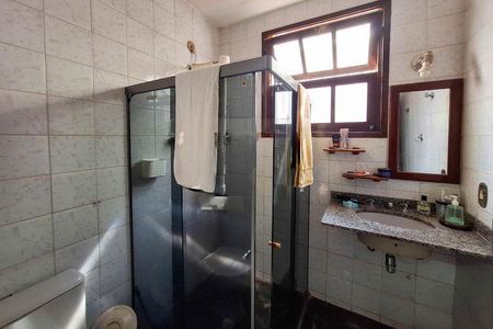 Casa à venda com 215m², 4 quartos e 3 vagas