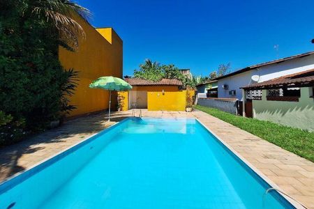 Casa à venda com 215m², 4 quartos e 3 vagas