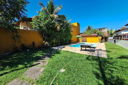 Casa à venda com 215m², 4 quartos e 3 vagas