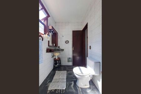 Casa à venda com 215m², 4 quartos e 3 vagas