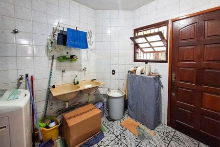 Casa à venda com 215m², 4 quartos e 3 vagas
