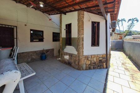 Casa à venda com 215m², 4 quartos e 3 vagas