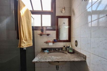 Casa à venda com 215m², 4 quartos e 3 vagas