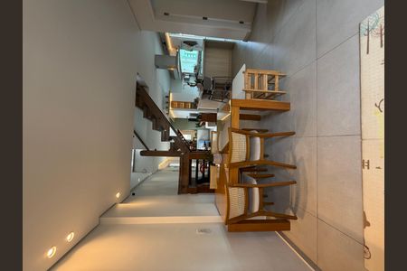 Casa à venda com 3 quartos, 200m² em Vila Santo Estevão, São Paulo