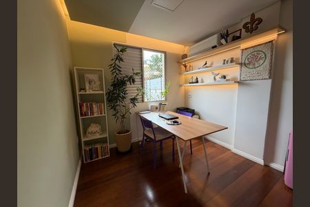 Casa à venda com 3 quartos, 200m² em Vila Santo Estevão, São Paulo