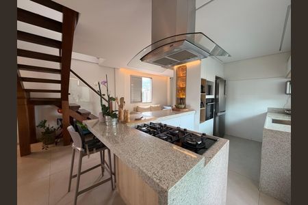 Casa à venda com 3 quartos, 200m² em Vila Santo Estevão, São Paulo