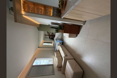 Casa à venda com 3 quartos, 200m² em Vila Santo Estevão, São Paulo