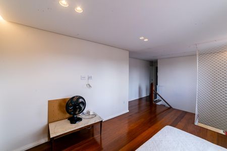 Sala de TV de apartamento à venda com 4 quartos, 155m² em Santo Antônio, Belo Horizonte