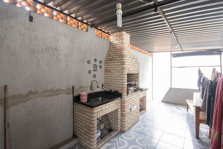 Casa à venda com 240m², 4 quartos e 2 vagasChurrasqueira