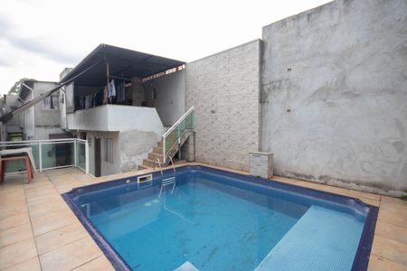 Casa à venda com 240m², 4 quartos e 2 vagasPiscina
