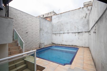 Casa à venda com 240m², 4 quartos e 2 vagasPiscina
