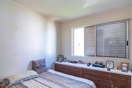 Apartamento à venda com 97m², 3 quartos e 2 vagasQuarto 2