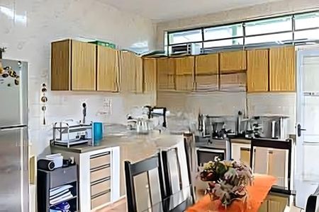 Casa à venda com 102m², 3 quartos e 2 vagas