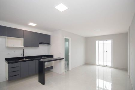 Studio para alugar com 32m², 1 quarto e sem vaga Studio para alugar com 32m², 1 quarto e sem vagaSala/Cozinha