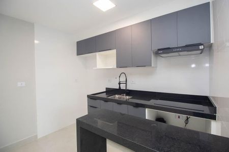 Studio para alugar com 32m², 1 quarto e sem vaga Studio para alugar com 32m², 1 quarto e sem vagaSala/Cozinha