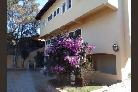 Casa à venda com 577m², 4 quartos e 5 vagas