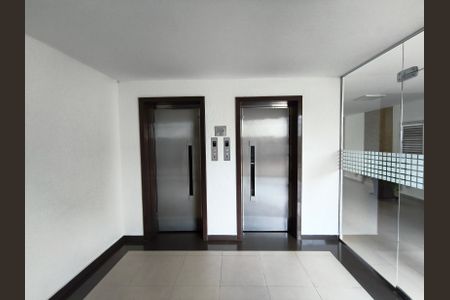 Apartamento à venda com 90m², 1 quarto e 1 vagaElevadores