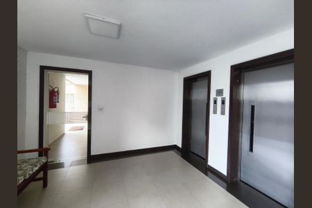 Apartamento à venda com 90m², 1 quarto e 1 vagaElevadores