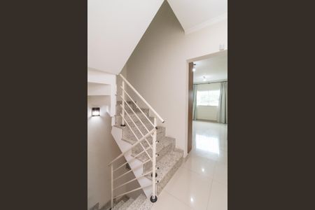 Casa à venda com 115m², 2 quartos e 3 vagasEscada