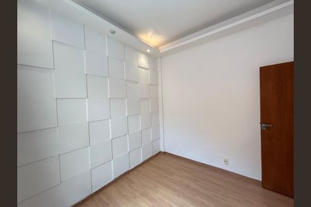 Apartamento à venda com 70m², 2 quartos e 1 vagaQuarto 02