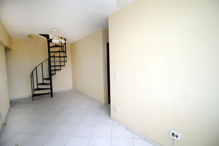 Apartamento para alugar com 120m², 3 quartos e 1 vagaSala