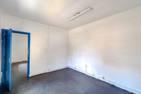 Casa à venda com 352m², 4 quartos e 4 vagasQuarto 2