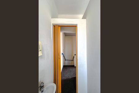 Casa à venda com 352m², 4 quartos e 4 vagasBanheiro 2