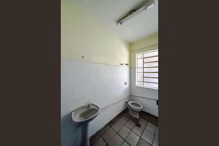 Casa à venda com 352m², 4 quartos e 4 vagasBanheiro 3