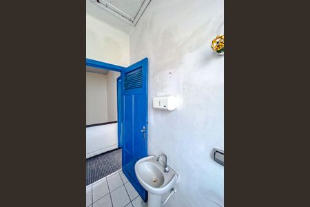 Casa à venda com 352m², 4 quartos e 4 vagasBanheiro 1