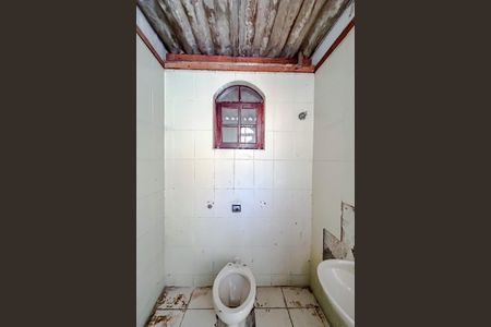 Casa à venda com 352m², 4 quartos e 4 vagasBanheiro 5