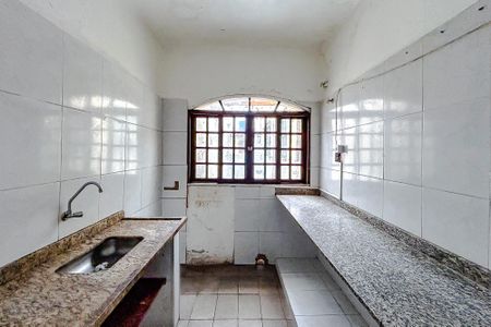 Casa à venda com 352m², 4 quartos e 4 vagasCozinha 2
