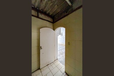 Casa à venda com 352m², 4 quartos e 4 vagasBanheiro 6