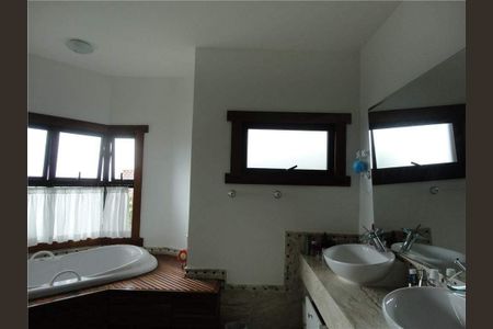 Casa de condomínio à venda com 1000m², 6 quartos e 8 vagas