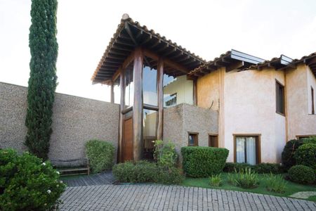 Casa de condomínio à venda com 1000m², 6 quartos e 8 vagas