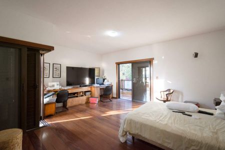 Casa de condomínio à venda com 1000m², 6 quartos e 8 vagas